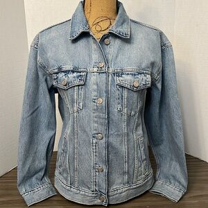 GAP DENIM JEAN JACKET DISTRESSED WOMENS SIZE SMALL